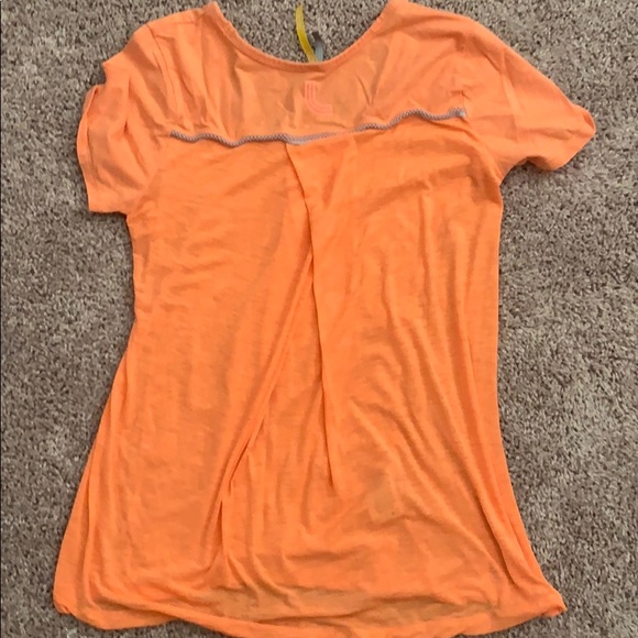 Bundle of 3 workout shirts! - Picture 7 of 7